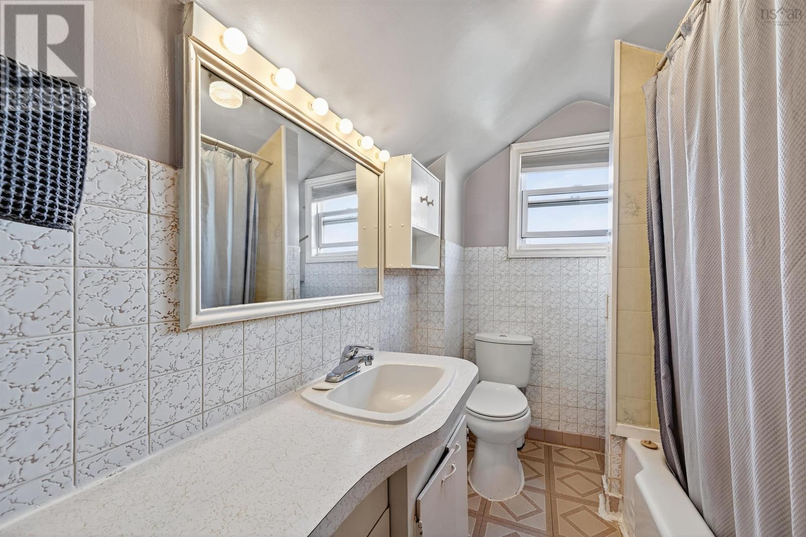 37 Macleod Street, Sydney, Nova Scotia  B1N 1B4 - Photo 42 - 202524580