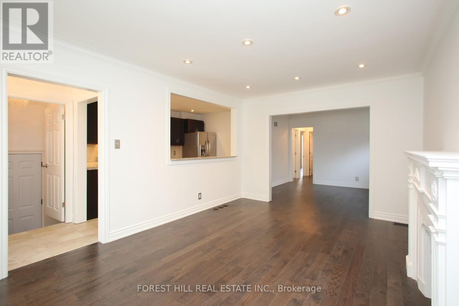 21 Presteign Avenue, Toronto, Ontario  M4B 3A9 - Photo 10 - E12458767