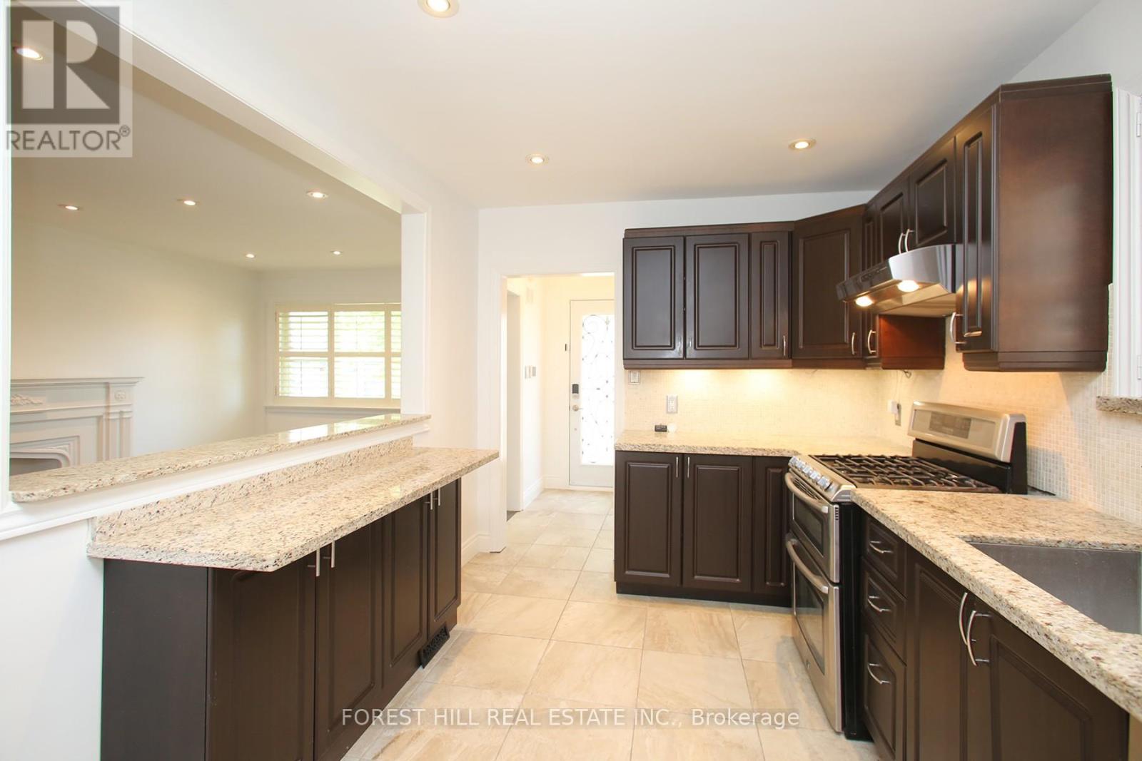 21 Presteign Avenue, Toronto, Ontario  M4B 3A9 - Photo 15 - E12458767