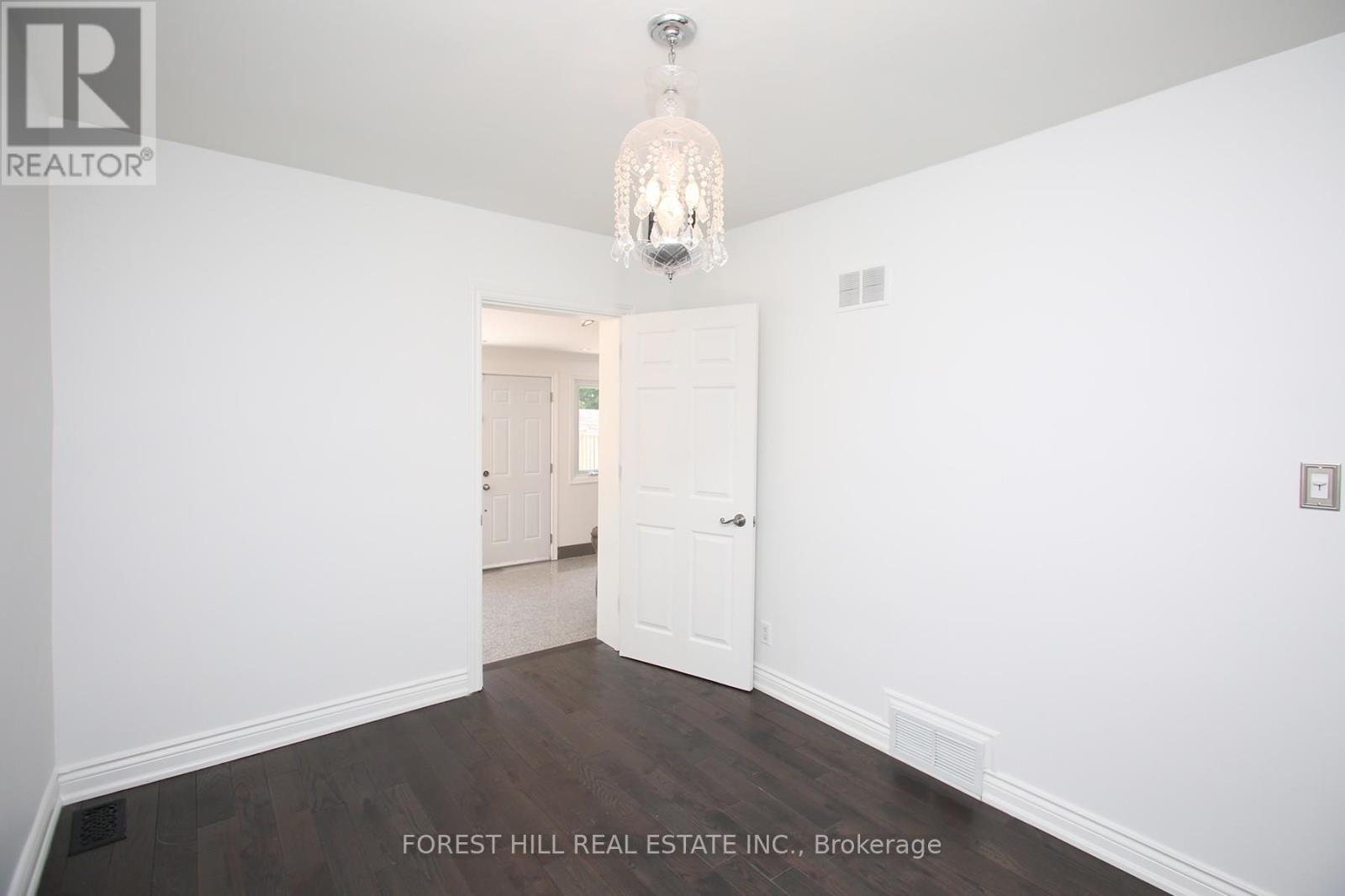 21 Presteign Avenue, Toronto, Ontario  M4B 3A9 - Photo 19 - E12458767