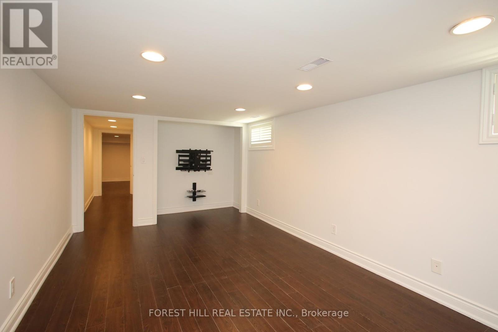 21 Presteign Avenue, Toronto, Ontario  M4B 3A9 - Photo 24 - E12458767