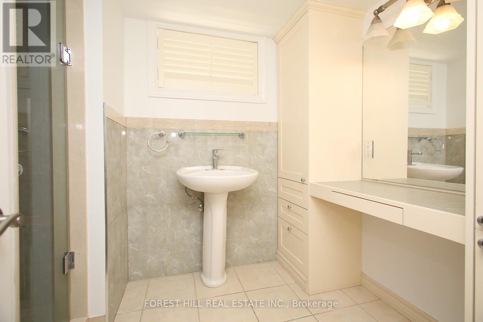 21 Presteign Avenue, Toronto, Ontario  M4B 3A9 - Photo 27 - E12458767