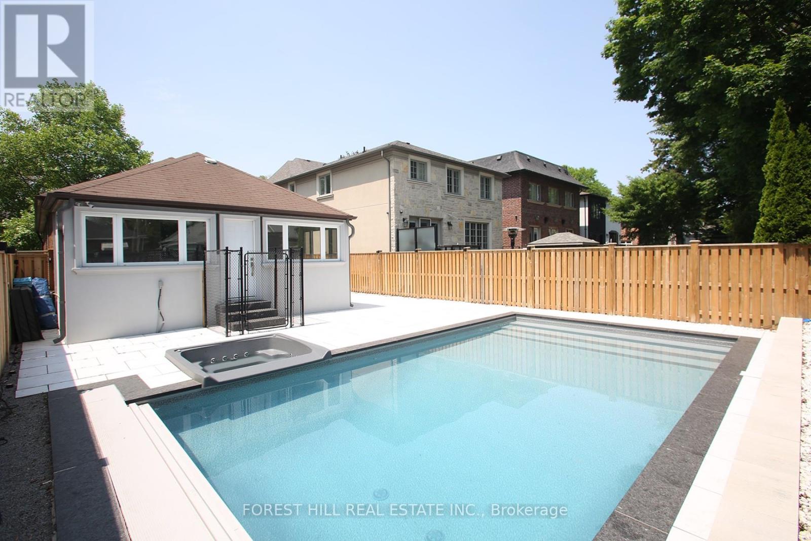 21 Presteign Avenue, Toronto, Ontario  M4B 3A9 - Photo 30 - E12458767