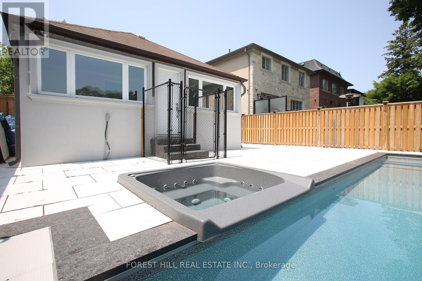 21 Presteign Avenue, Toronto, Ontario  M4B 3A9 - Photo 33 - E12458767