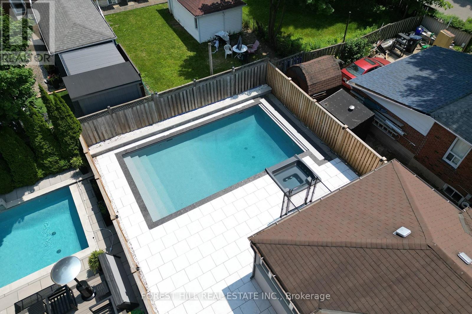 21 Presteign Avenue, Toronto, Ontario  M4B 3A9 - Photo 38 - E12458767