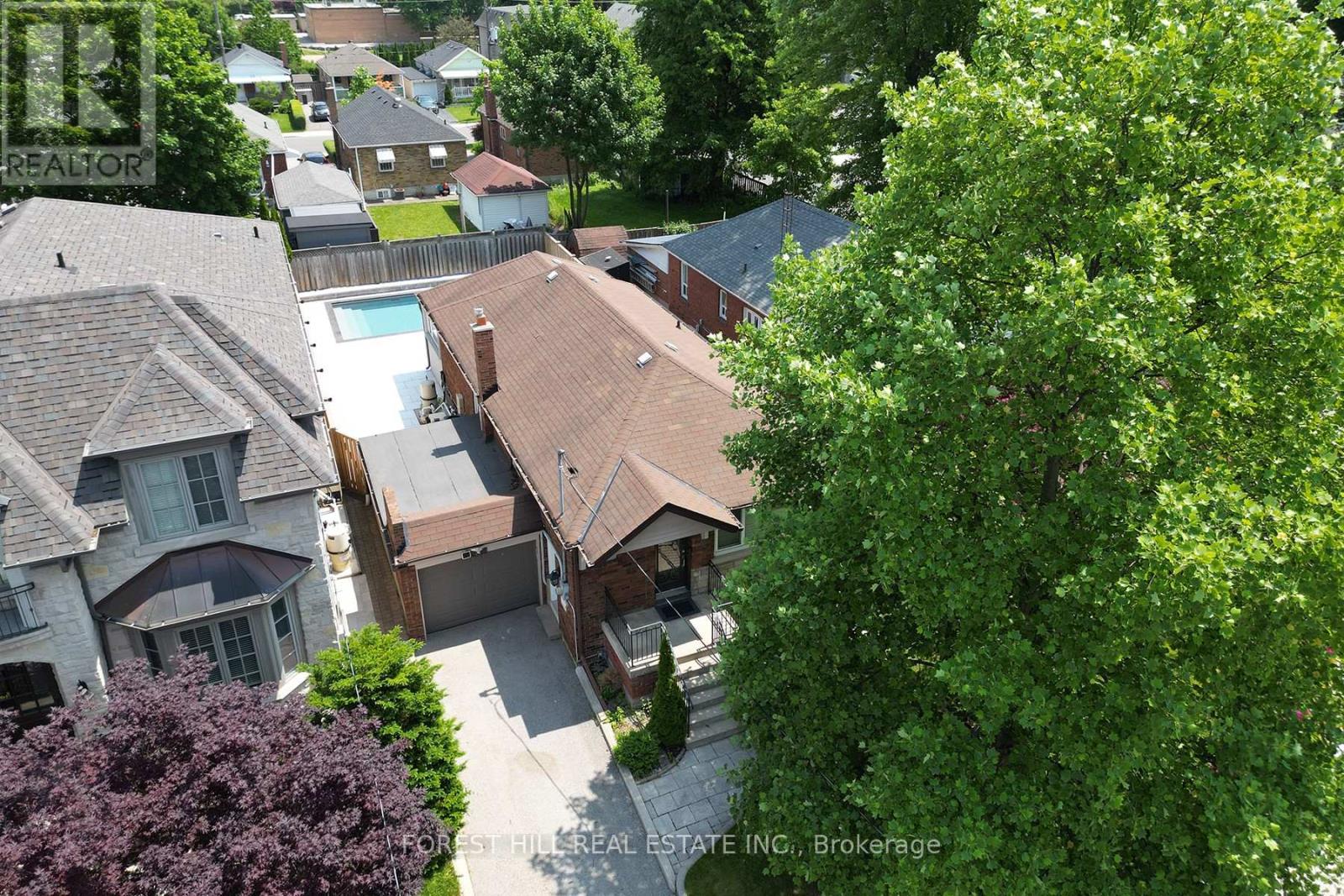 21 Presteign Avenue, Toronto, Ontario  M4B 3A9 - Photo 5 - E12458767