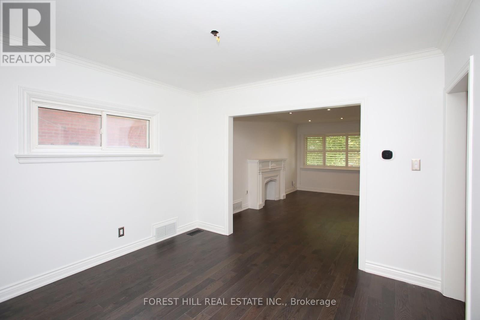 21 Presteign Avenue, Toronto, Ontario  M4B 3A9 - Photo 9 - E12458767