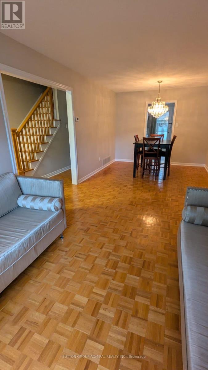 15 - 189 Springhead Gardens, Richmond Hill, Ontario  L4C 5C7 - Photo 2 - N12457713