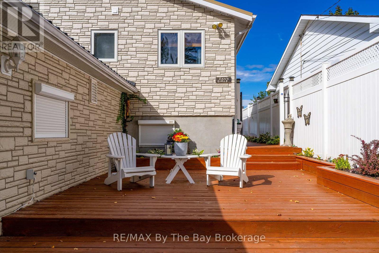 108 Shore Lane, Wasaga Beach, Ontario  L9Z 2J6 - Photo 10 - S12458778