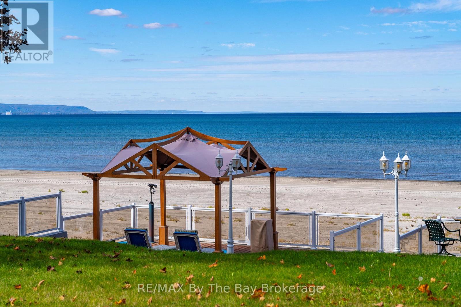 108 Shore Lane, Wasaga Beach, Ontario  L9Z 2J6 - Photo 13 - S12458778