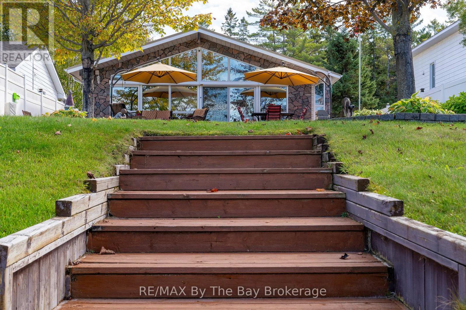 108 Shore Lane, Wasaga Beach, Ontario  L9Z 2J6 - Photo 15 - S12458778