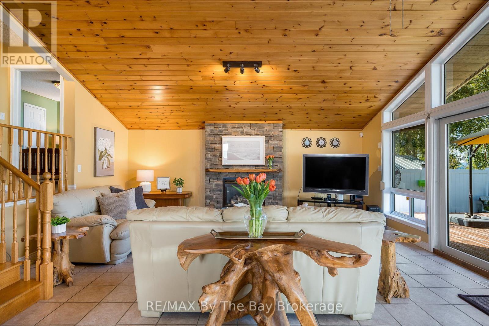 108 Shore Lane, Wasaga Beach, Ontario  L9Z 2J6 - Photo 22 - S12458778