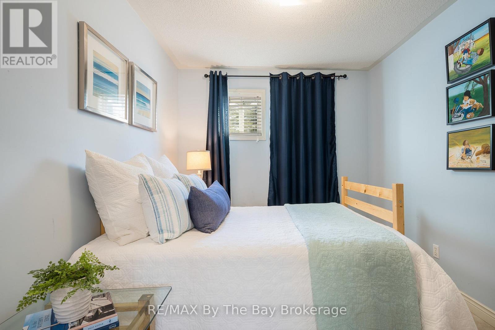 108 Shore Lane, Wasaga Beach, Ontario  L9Z 2J6 - Photo 32 - S12458778