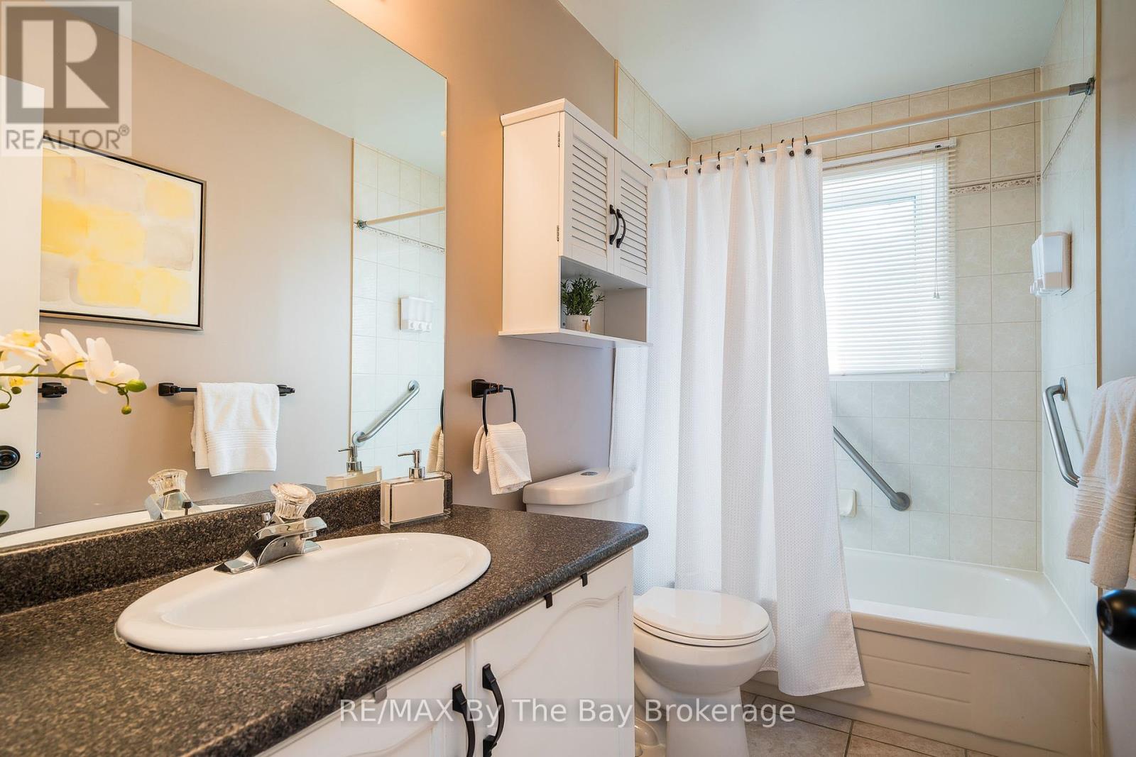 108 Shore Lane, Wasaga Beach, Ontario  L9Z 2J6 - Photo 33 - S12458778