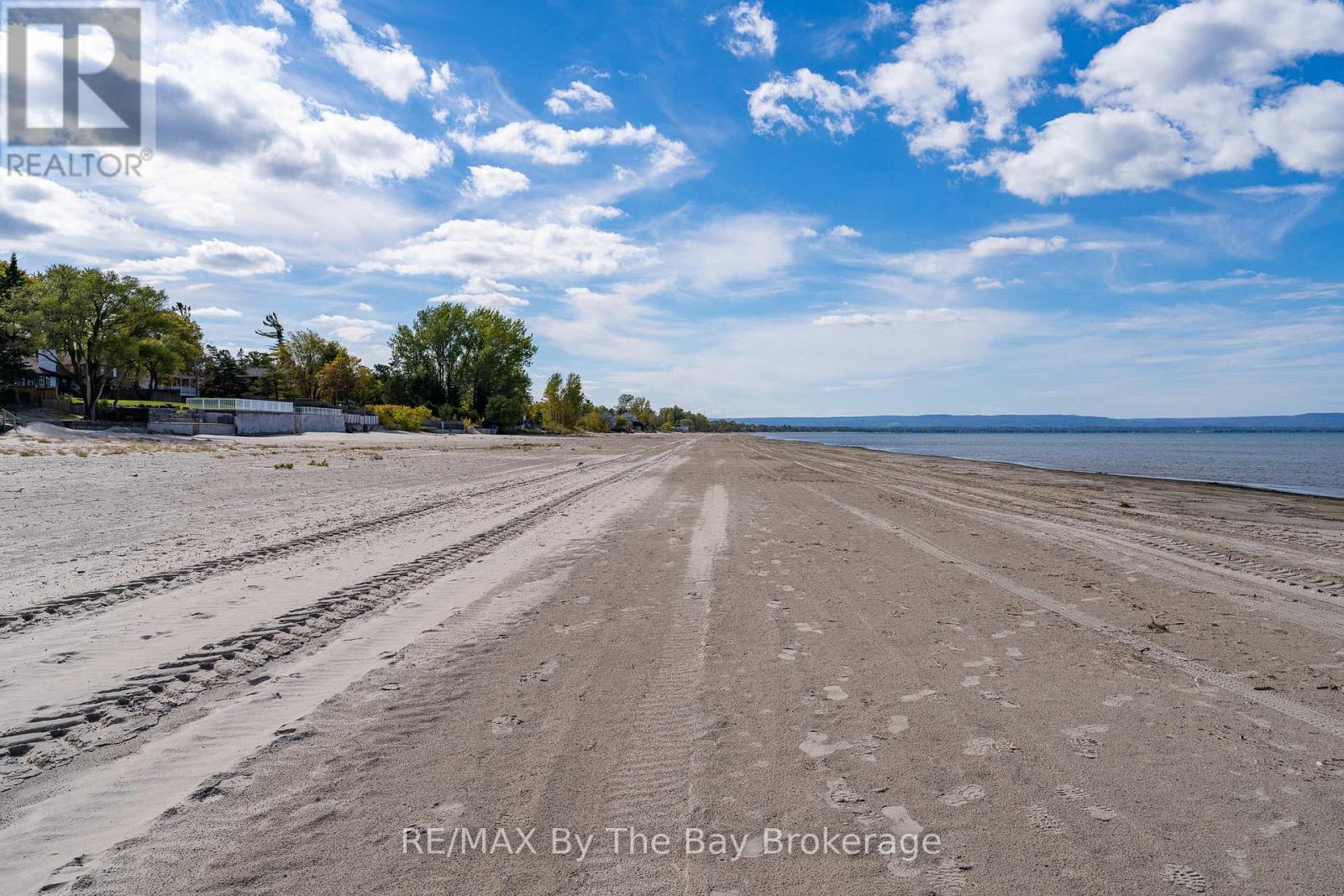 108 Shore Lane, Wasaga Beach, Ontario  L9Z 2J6 - Photo 34 - S12458778