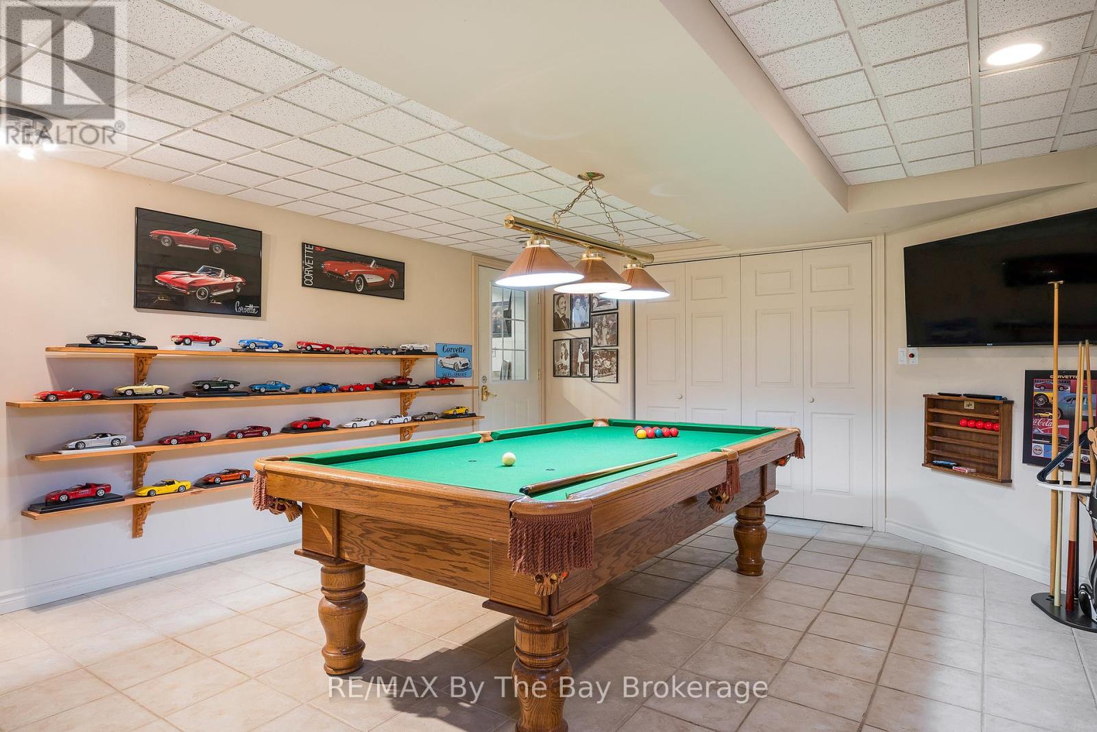 108 Shore Lane, Wasaga Beach, Ontario  L9Z 2J6 - Photo 37 - S12458778
