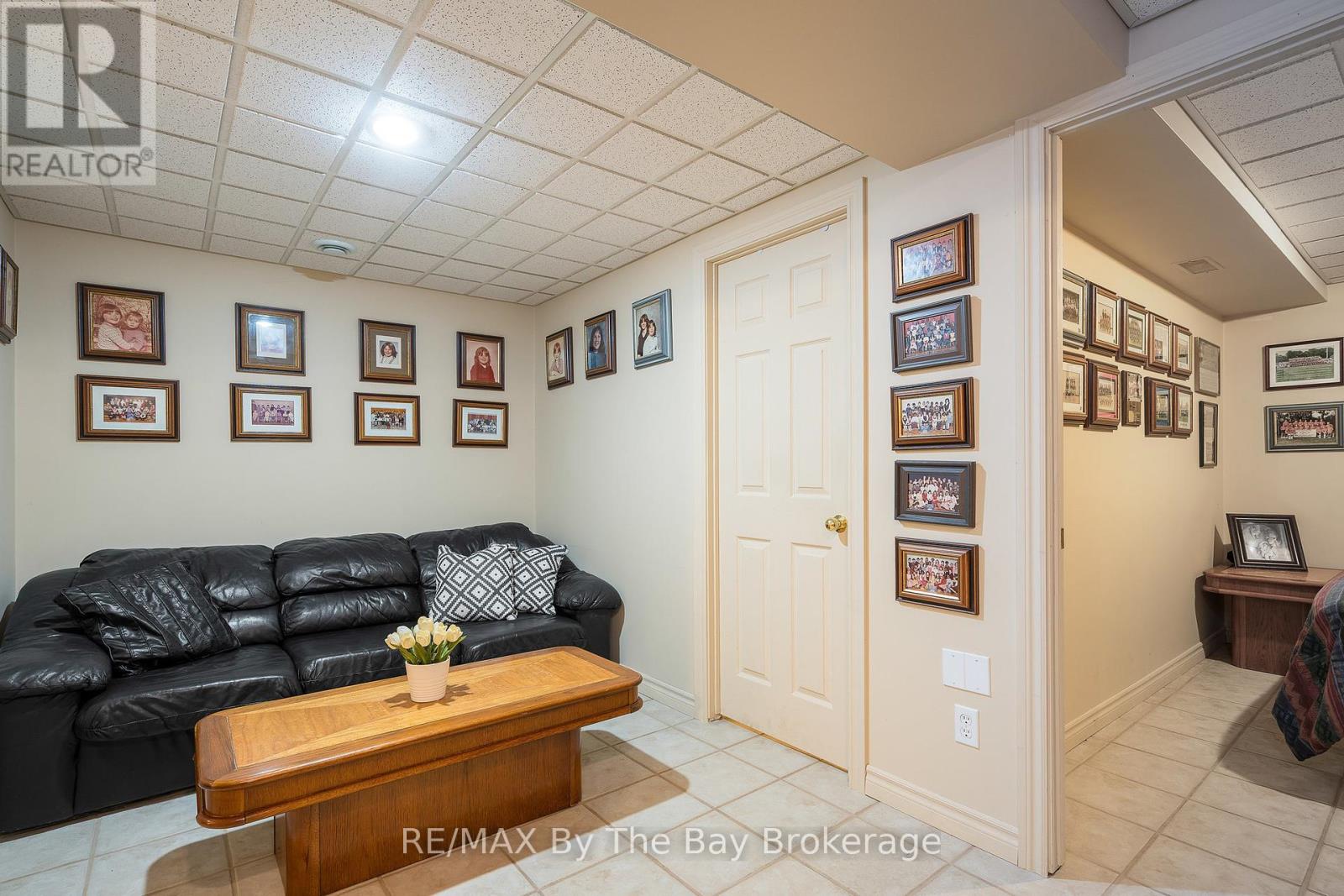 108 Shore Lane, Wasaga Beach, Ontario  L9Z 2J6 - Photo 38 - S12458778