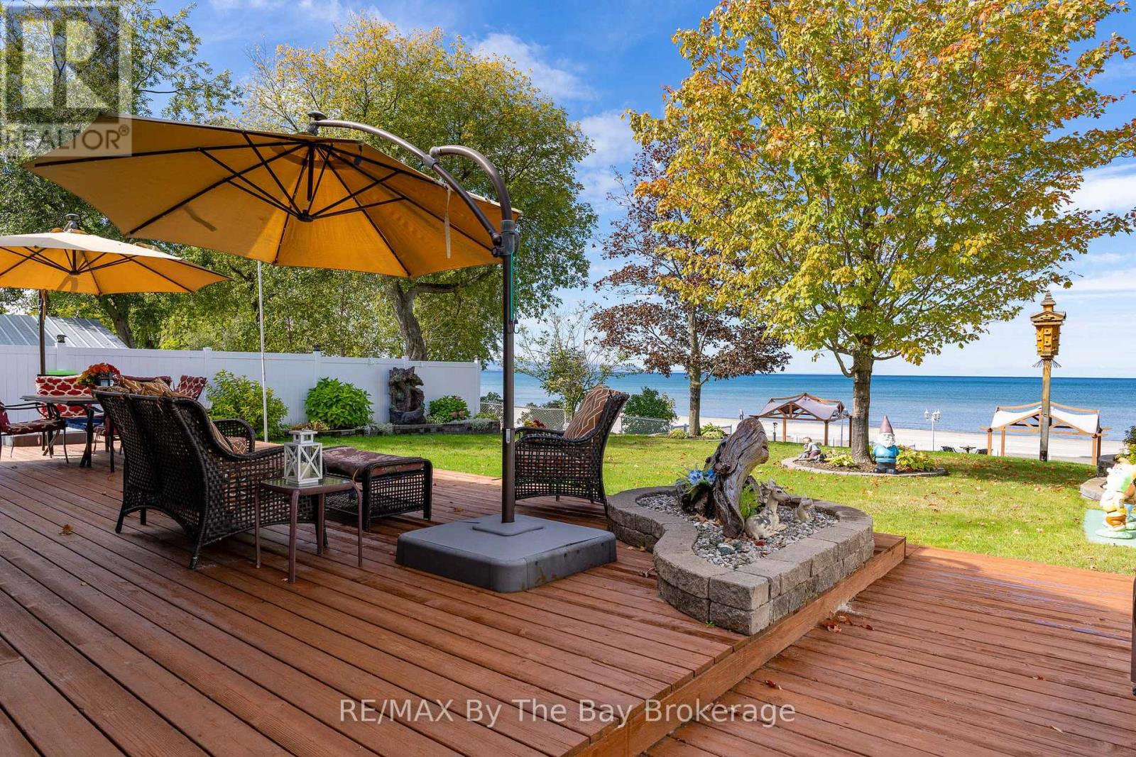 108 Shore Lane, Wasaga Beach, Ontario  L9Z 2J6 - Photo 5 - S12458778