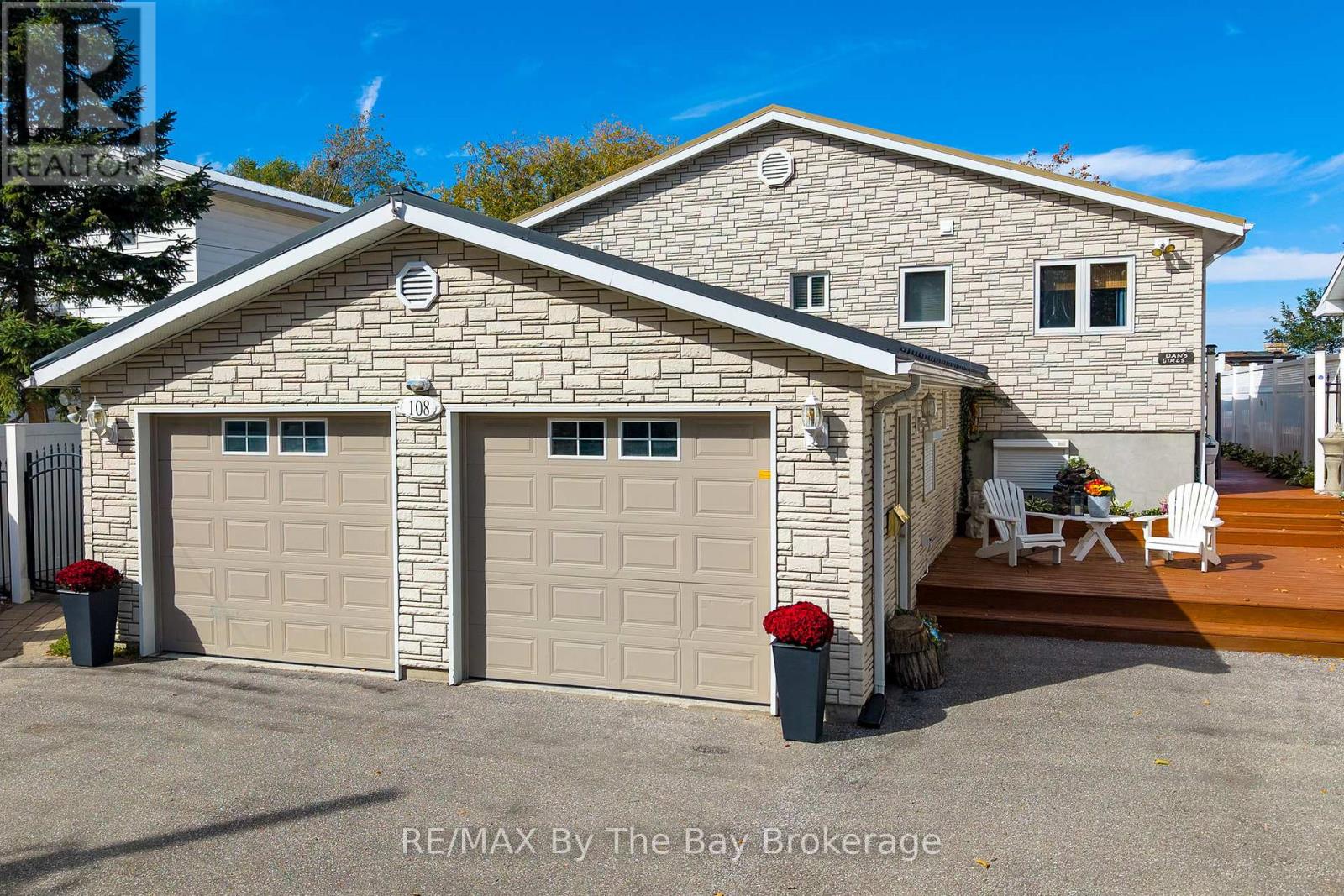 108 Shore Lane, Wasaga Beach, Ontario  L9Z 2J6 - Photo 8 - S12458778
