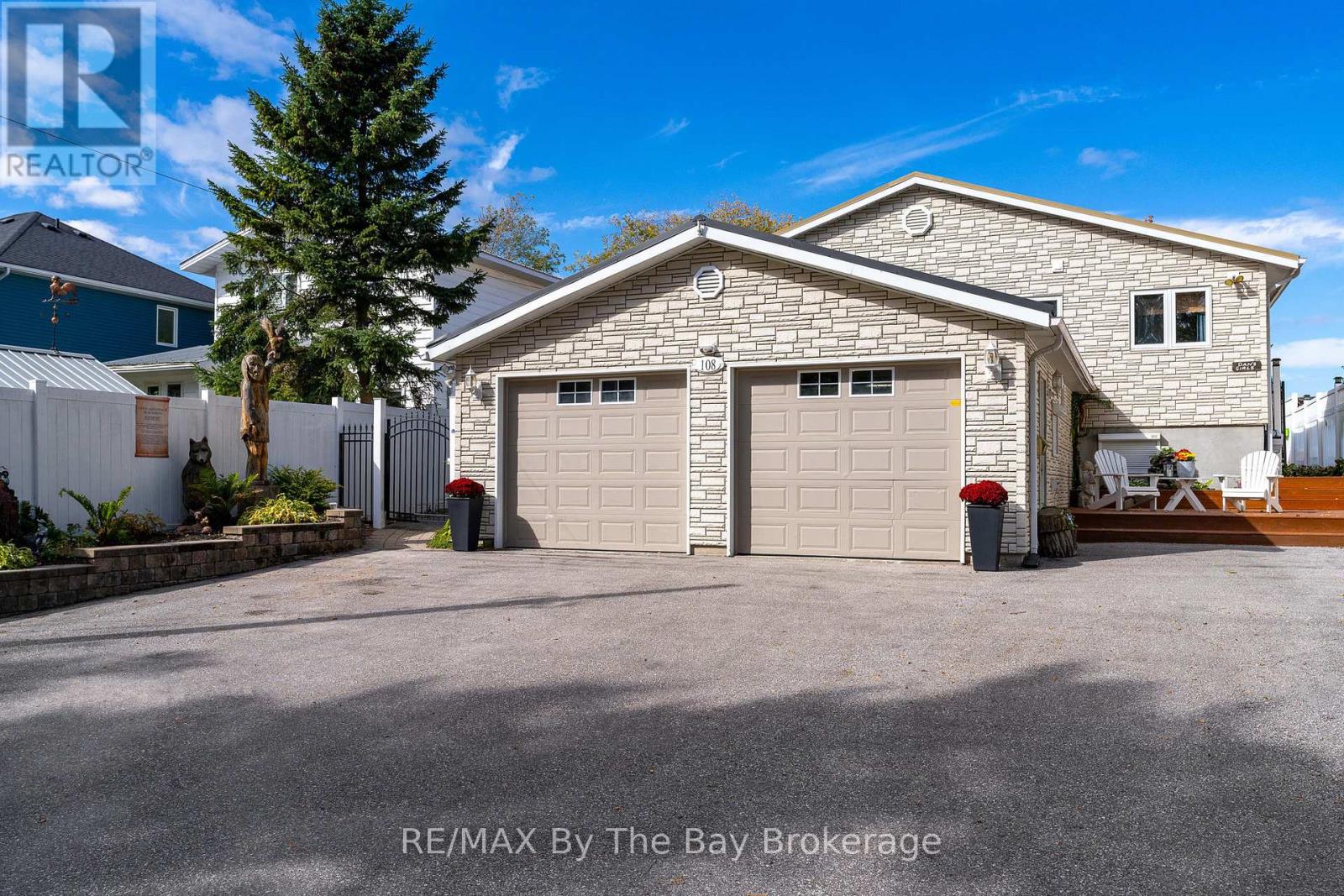 108 Shore Lane, Wasaga Beach, Ontario  L9Z 2J6 - Photo 9 - S12458778