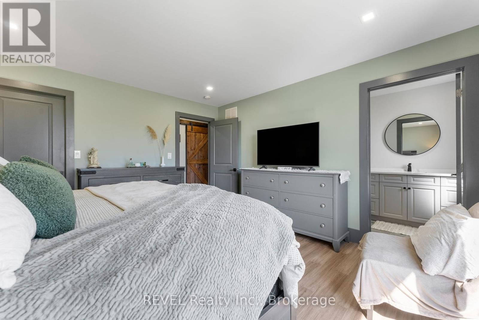 8 Reicheld Road, Haldimand, Ontario  N0A 1P0 - Photo 29 - X12377073