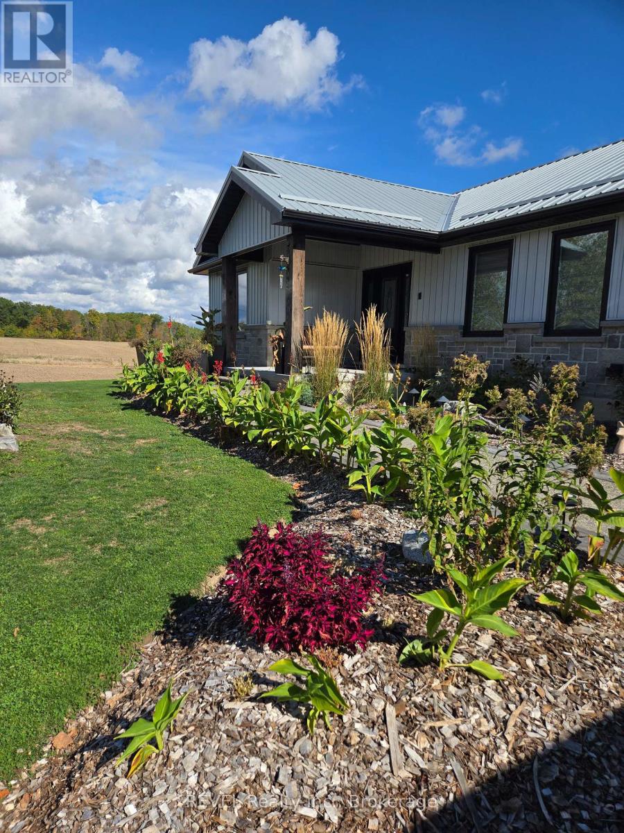 8 Reicheld Road, Haldimand, Ontario  N0A 1P0 - Photo 5 - X12377073