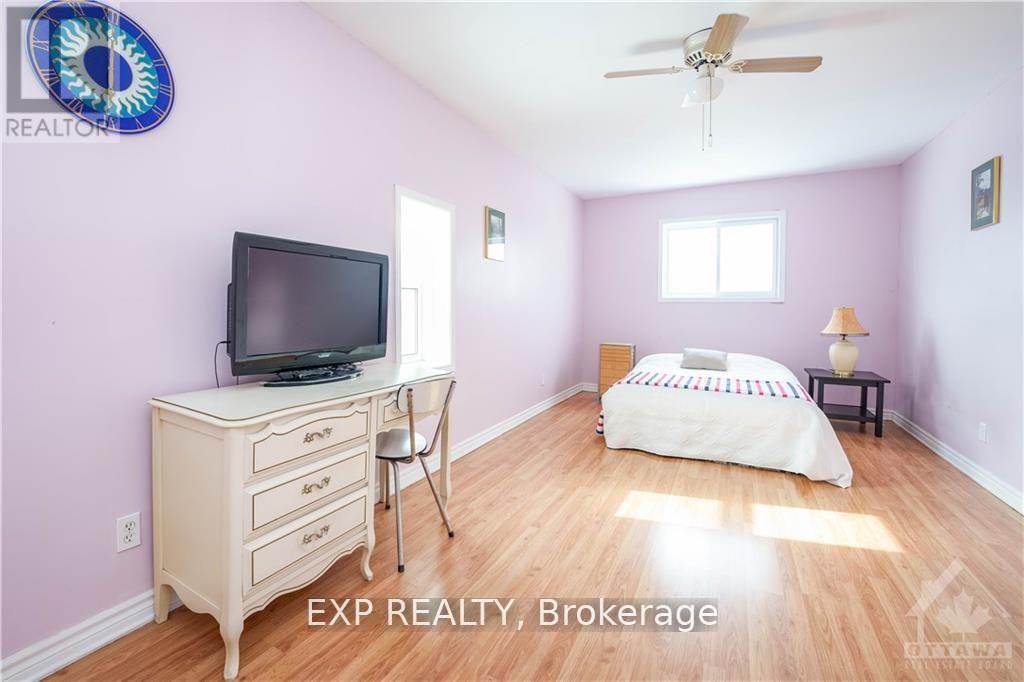 310 Shakespeare Street, Ottawa, Ontario  K1L 5M2 - Photo 10 - X12458773