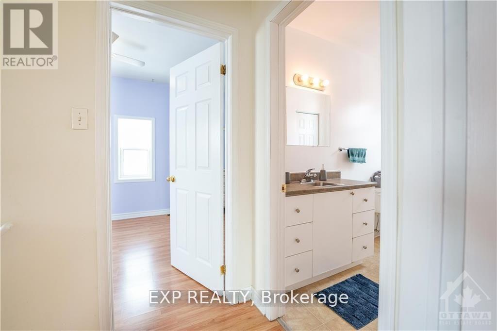 310 Shakespeare Street, Ottawa, Ontario  K1L 5M2 - Photo 18 - X12458773