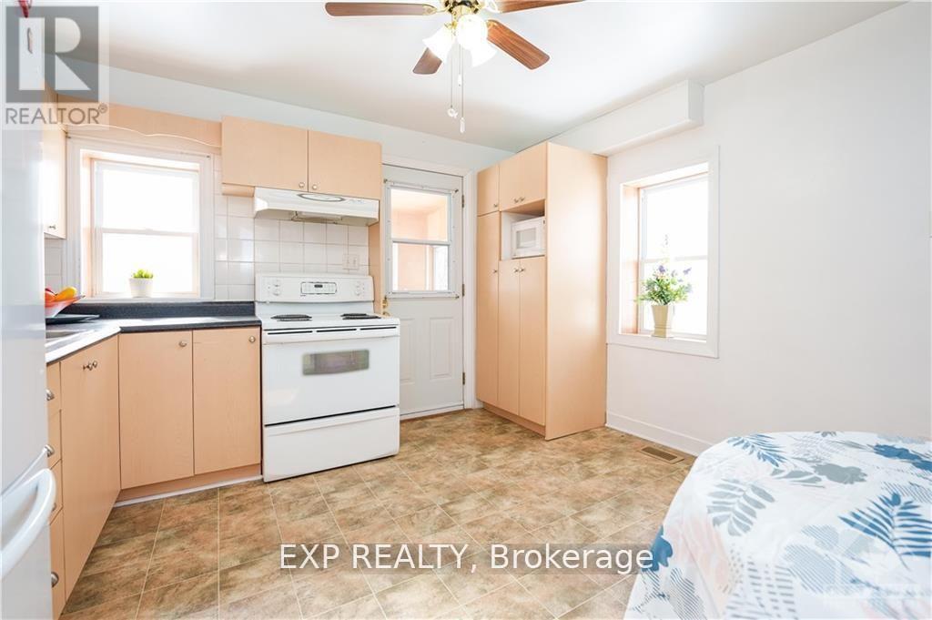 310 Shakespeare Street, Ottawa, Ontario  K1L 5M2 - Photo 4 - X12458773