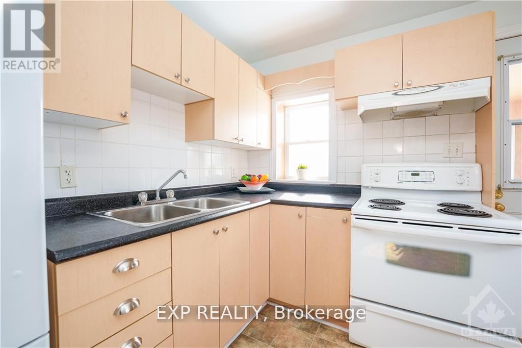 310 Shakespeare Street, Ottawa, Ontario  K1L 5M2 - Photo 7 - X12458773