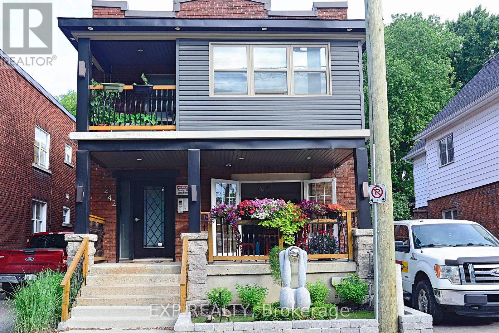 4 - 442 Mcleod Street, Ottawa, Ontario  K1R 5P6 - Photo 1 - X12458780