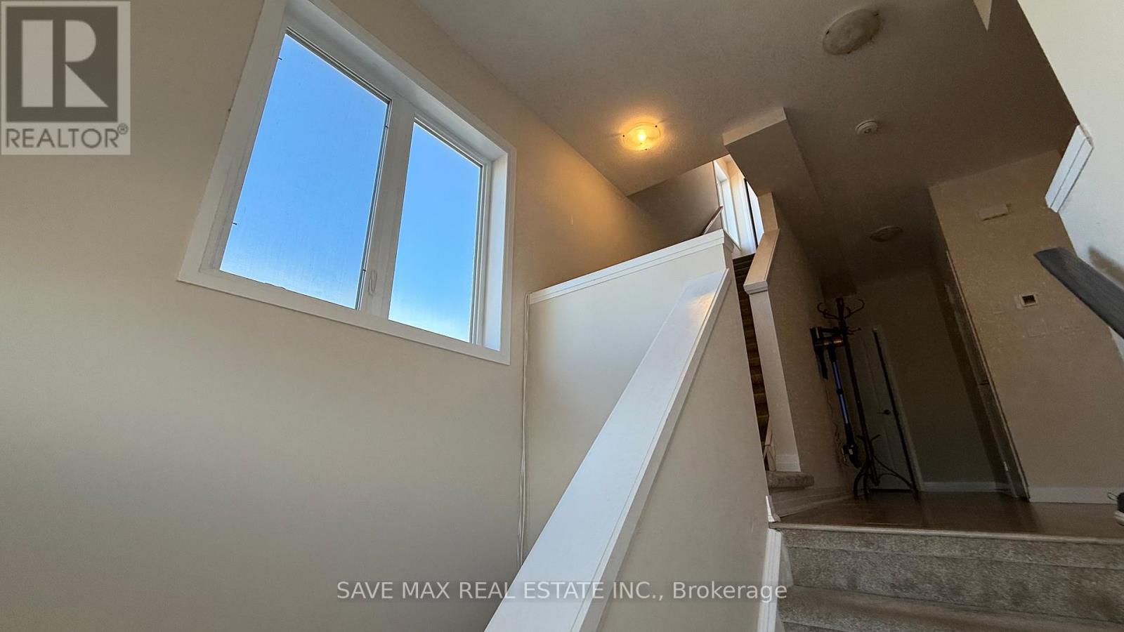 61 Progress Crescent, Kitchener, Ontario  N2R 0R7 - Photo 13 - X12456669