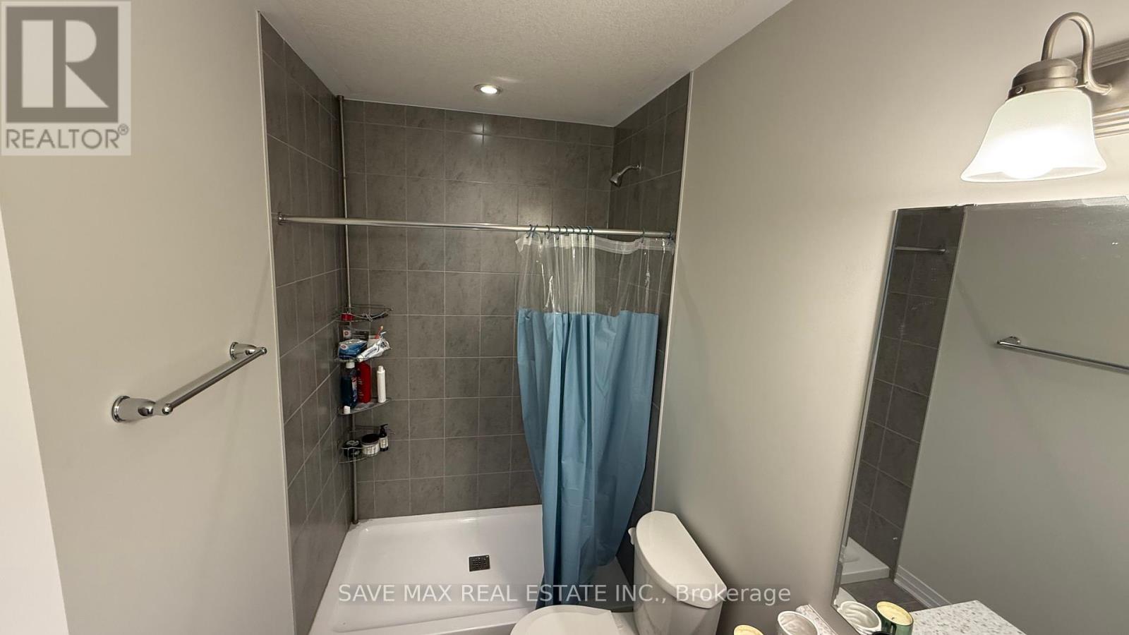 61 Progress Crescent, Kitchener, Ontario  N2R 0R7 - Photo 11 - X12456669