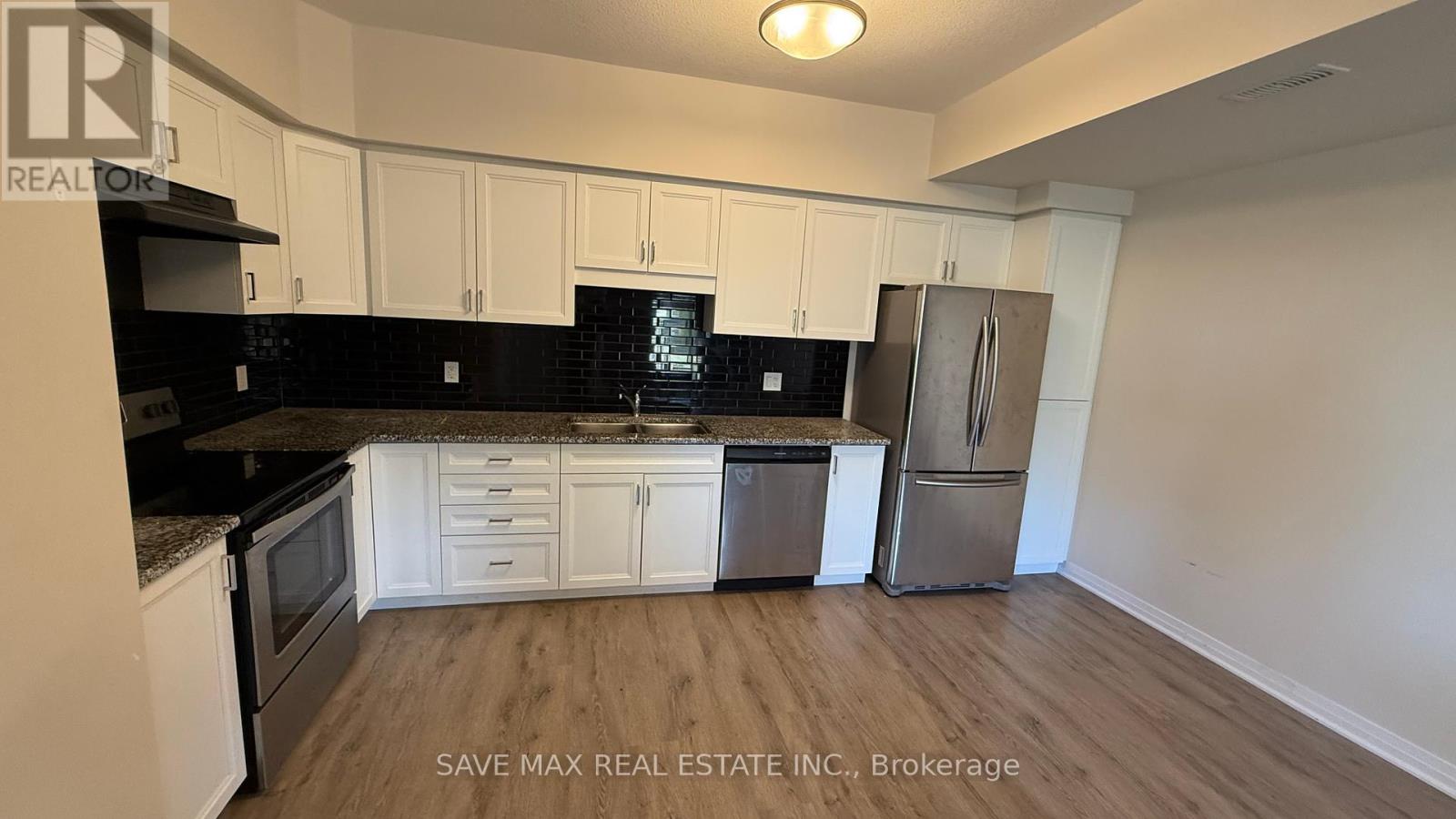 61 Progress Crescent, Kitchener, Ontario  N2R 0R7 - Photo 6 - X12456669
