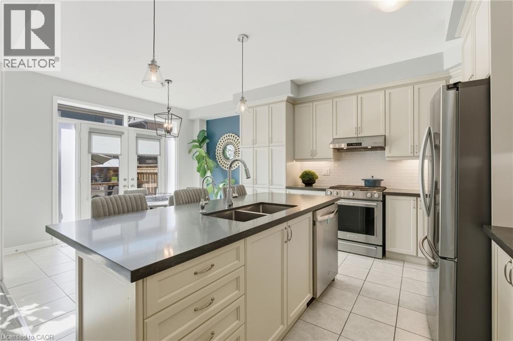 15 Bastia Street, Waterdown, Ontario  L8B 1V3 - Photo 11 - 40778455