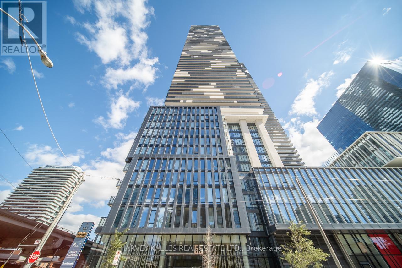 6009 - 55 Cooper Street, Toronto, Ontario  M5E 0G1 - Photo 2 - C12458775