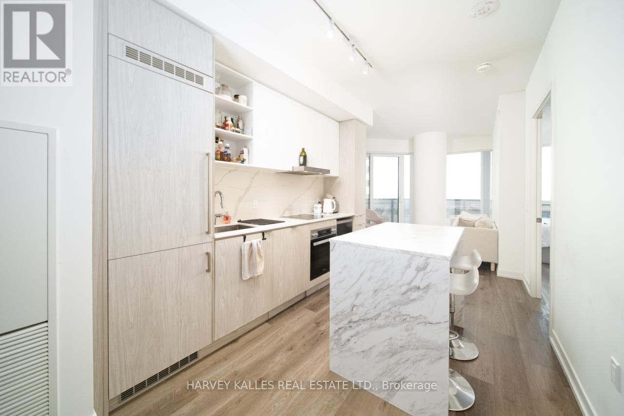 6009 - 55 Cooper Street, Toronto, Ontario  M5E 0G1 - Photo 4 - C12458775
