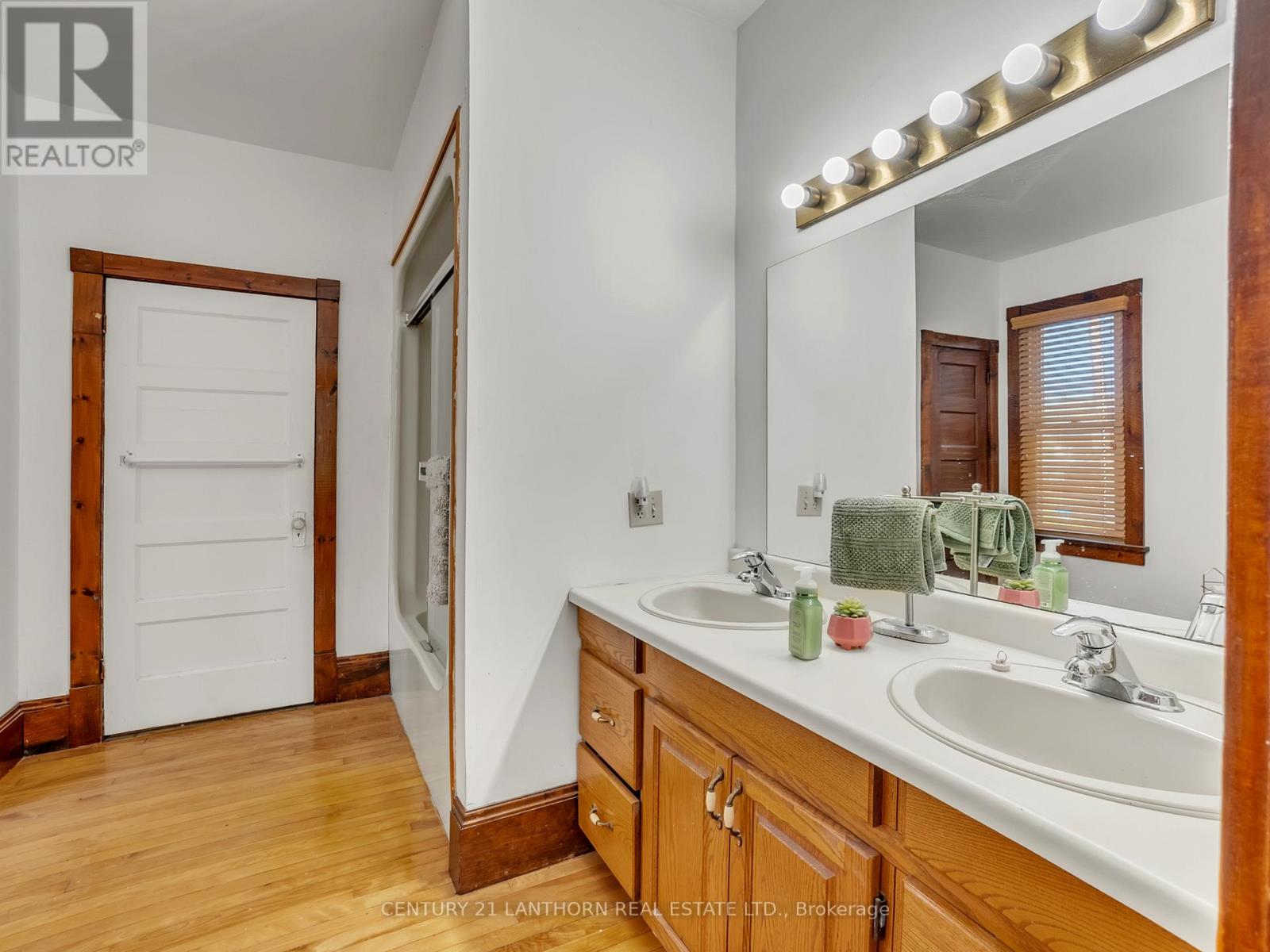 49 Consecon Street E, Prince Edward County, Ontario  K0K 3L0 - Photo 10 - X12445297