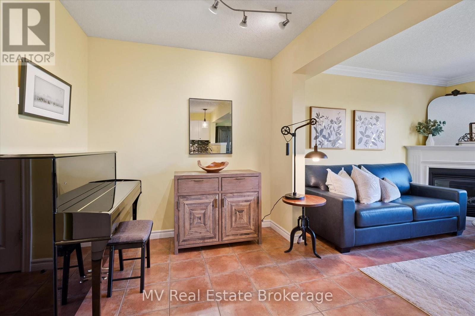 104 Gibbons Drive, Centre Wellington, Ontario  N1M 3V8 - Photo 11 - X12455921