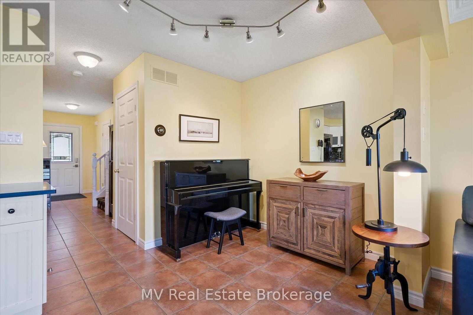 104 Gibbons Drive, Centre Wellington, Ontario  N1M 3V8 - Photo 10 - X12455921