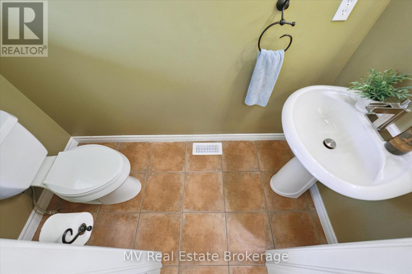 104 Gibbons Drive, Centre Wellington, Ontario  N1M 3V8 - Photo 20 - X12455921