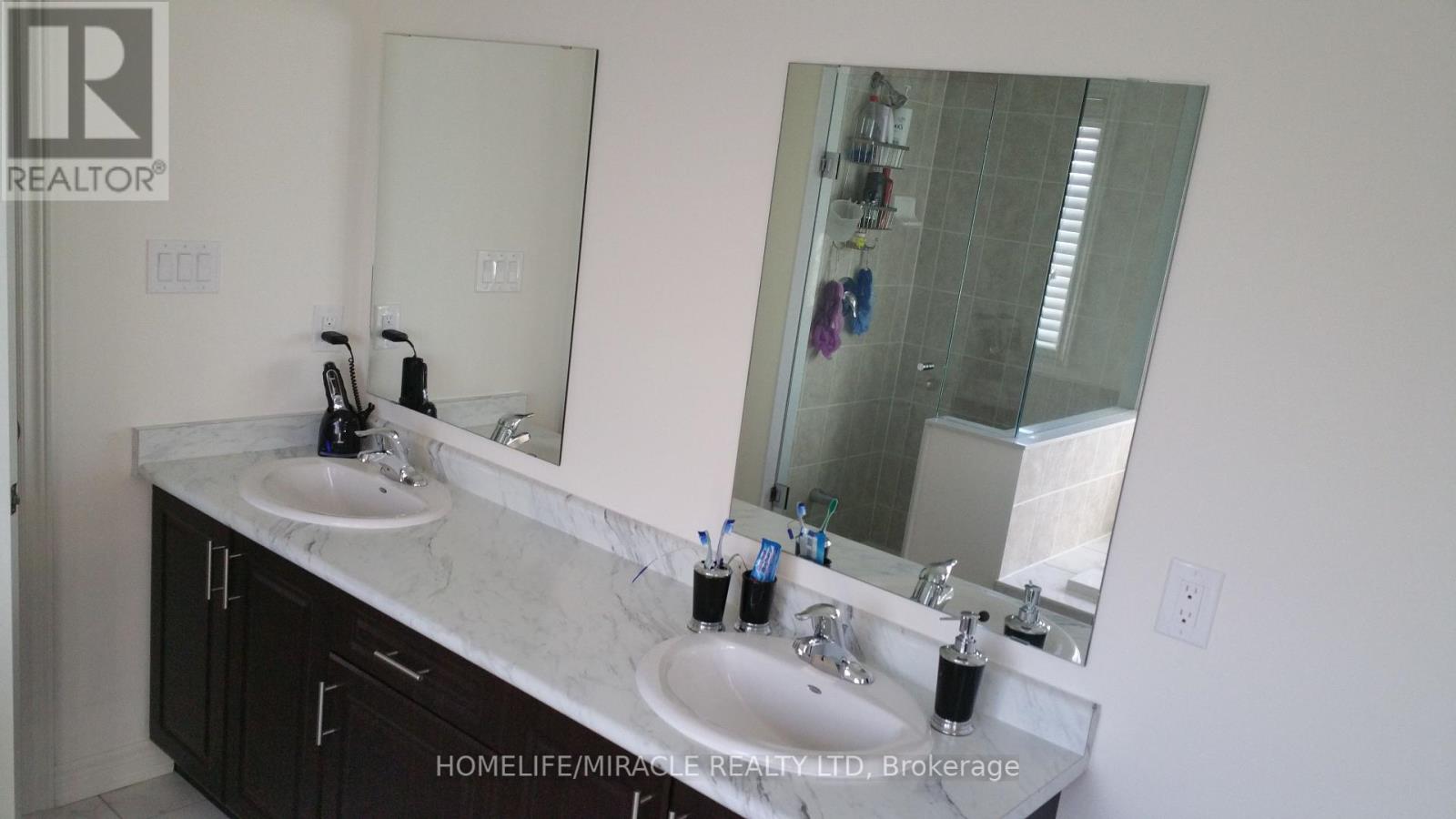 14 Vezna Crescent, Brampton, Ontario  L6X 5K6 - Photo 10 - W12458768