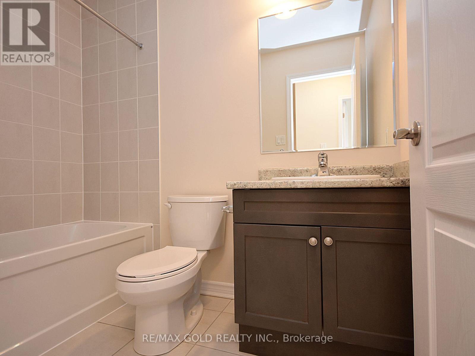 75 Metro Crescent, Brampton, Ontario  L7A 4P2 - Photo 11 - W12458771