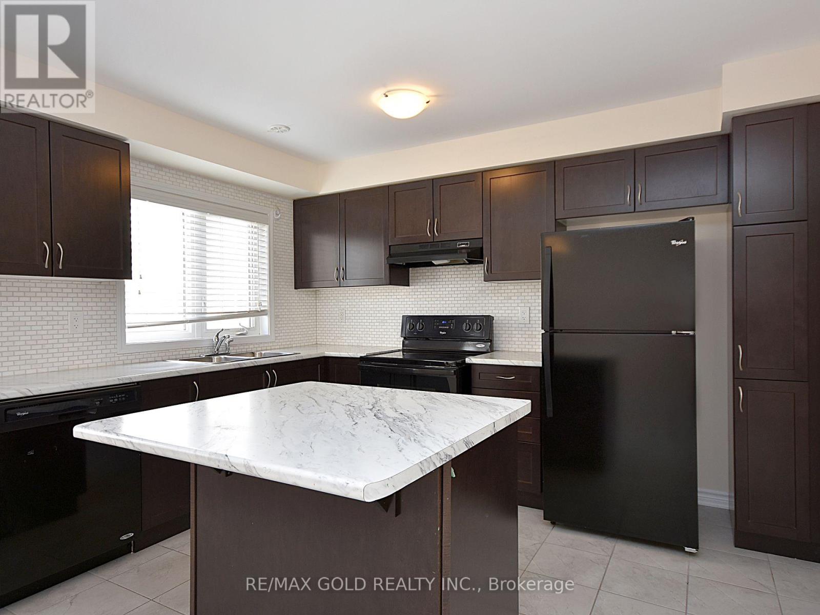75 Metro Crescent, Brampton, Ontario  L7A 4P2 - Photo 4 - W12458771