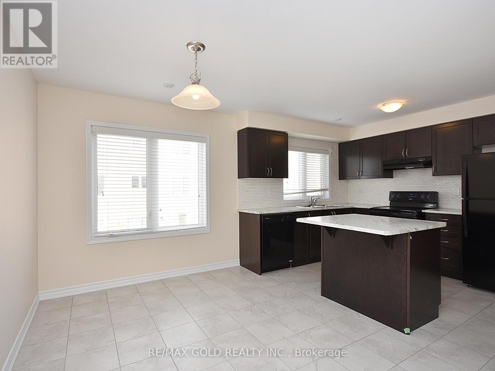 75 Metro Crescent, Brampton, Ontario  L7A 4P2 - Photo 5 - W12458771