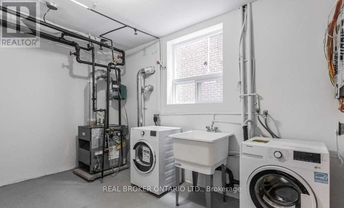 Lower - 185 Bowie Avenue, Toronto, Ontario  M6E 2R5 - Photo 8 - W12458779
