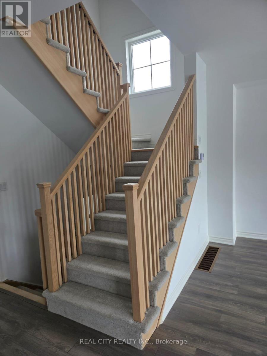 18 Bradden Crescent, Belleville, Ontario  K8N 0T8 - Photo 4 - X12458777