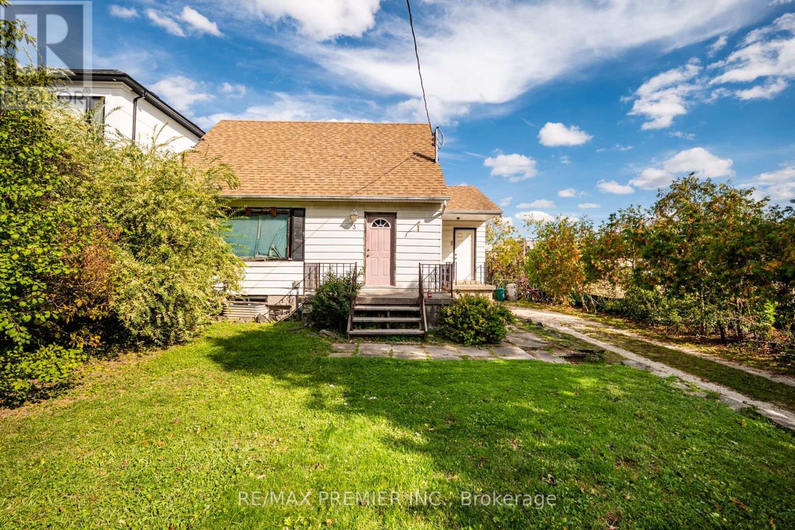 3 Parker Avenue, Richmond Hill, Ontario  L4E 2W4 - Photo 12 - N12450336