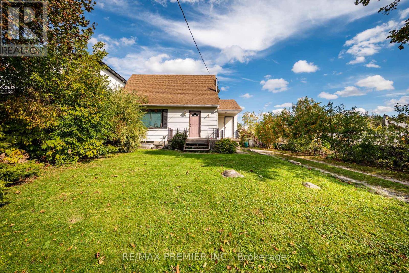 3 Parker Avenue, Richmond Hill, Ontario  L4E 2W4 - Photo 9 - N12450336