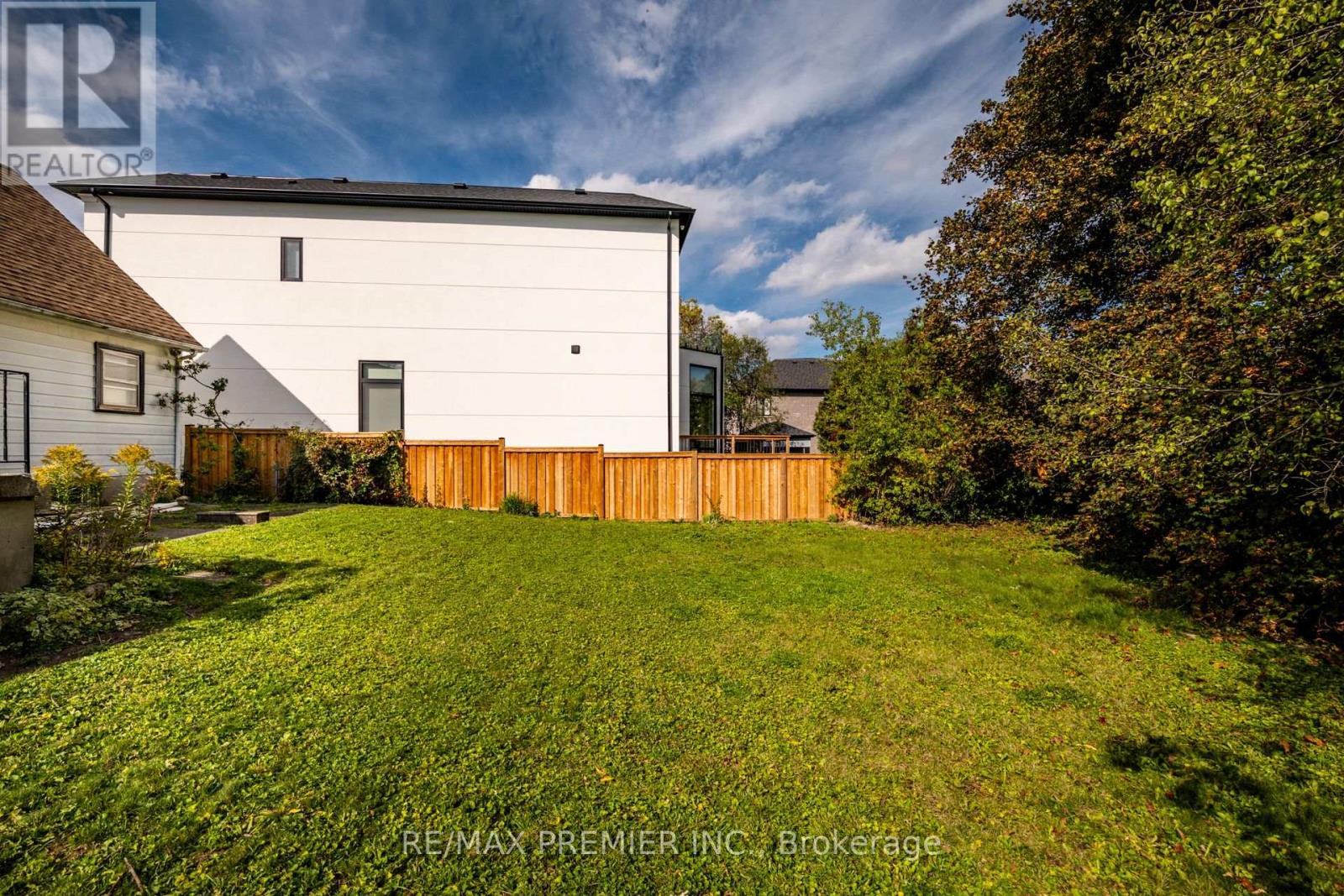 3 Parker Avenue, Richmond Hill, Ontario  L4E 2W4 - Photo 17 - N12450336